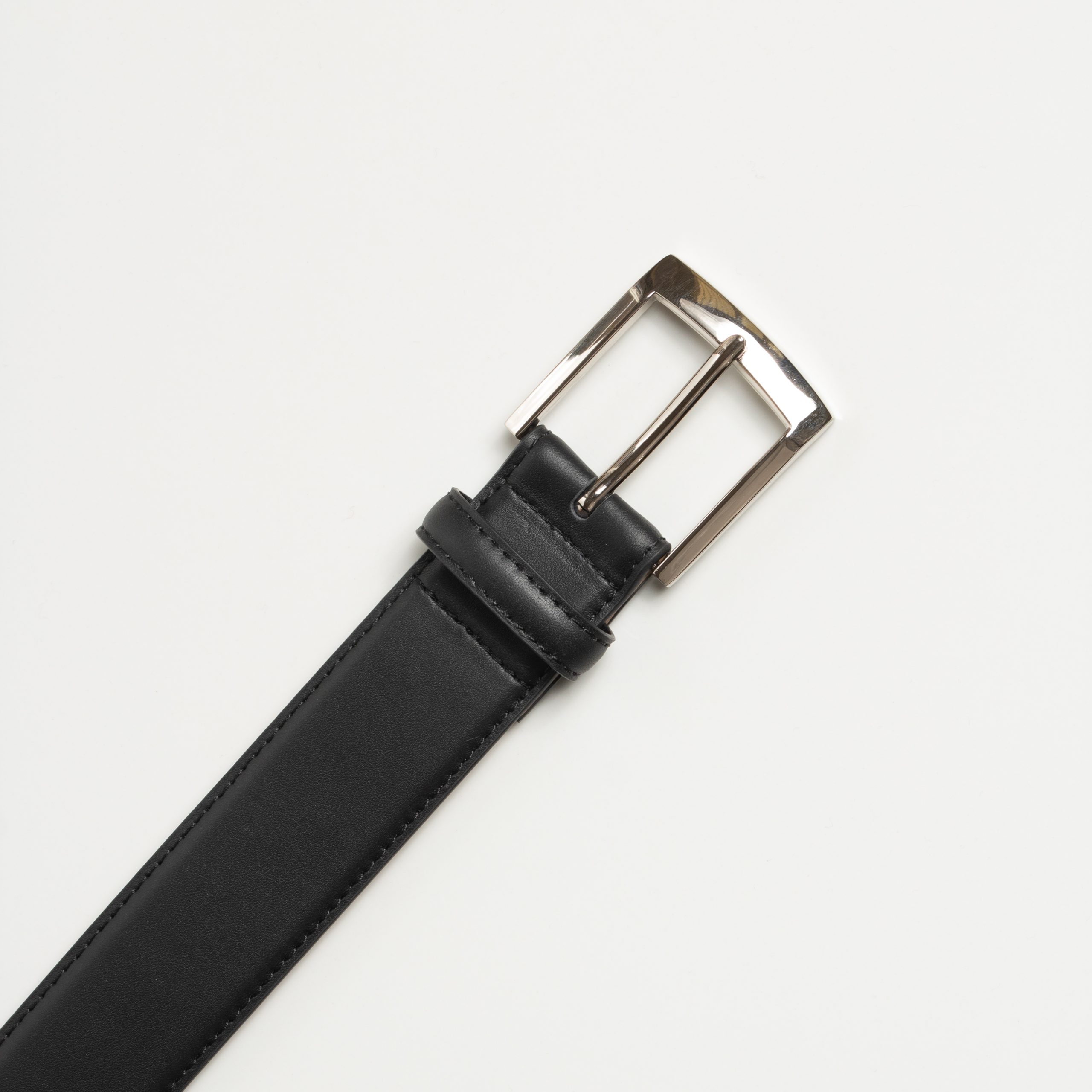 Smooth Textured Black Leather Belt - Image 2
