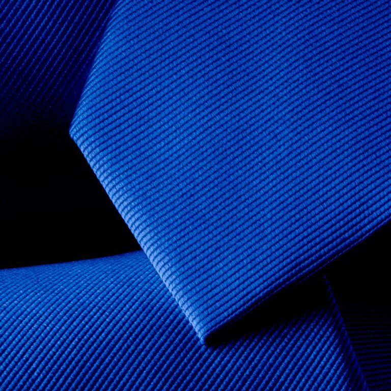 navy-ribbed-tie